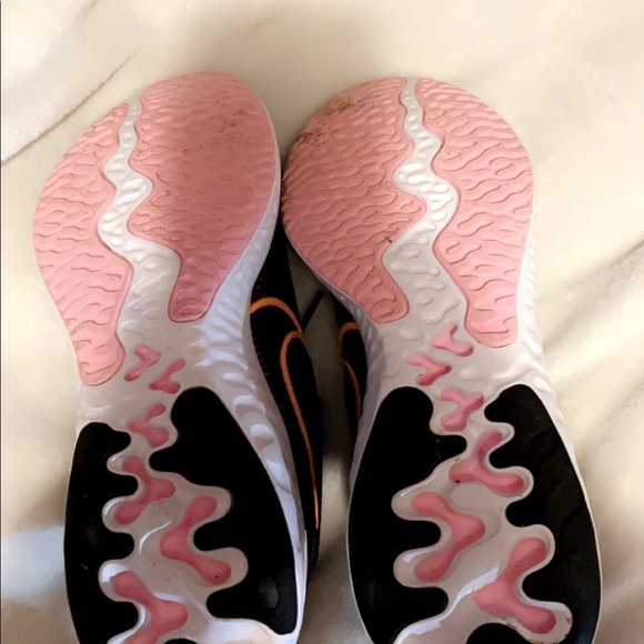 Wmns Renew Run 'Orange Pulse' - Picture 5 of 7